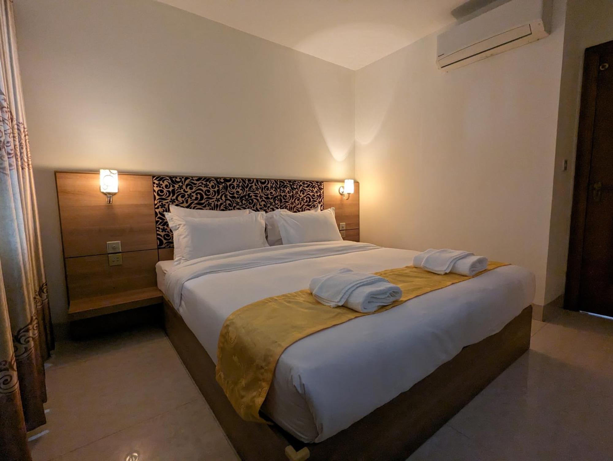 中青秋果酒店 True Go Hotel Пном Пен Екстериор снимка